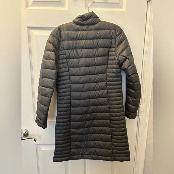 ! Women’s Patagonia Fiona puff parka in black - Picture 3 of 7